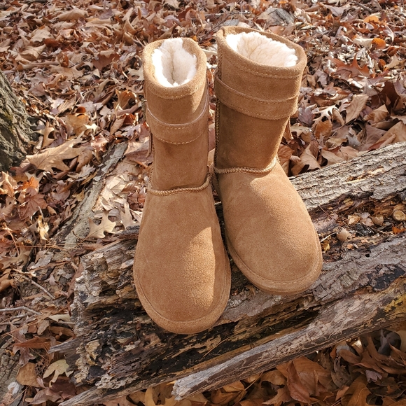 BearPaw Other - Bearpaw Val Suede Buckle Boots (EUC)